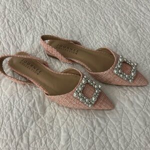 Journee Collection Hannae Slingback Flats in Pink Faux Raffia Pearl Accent